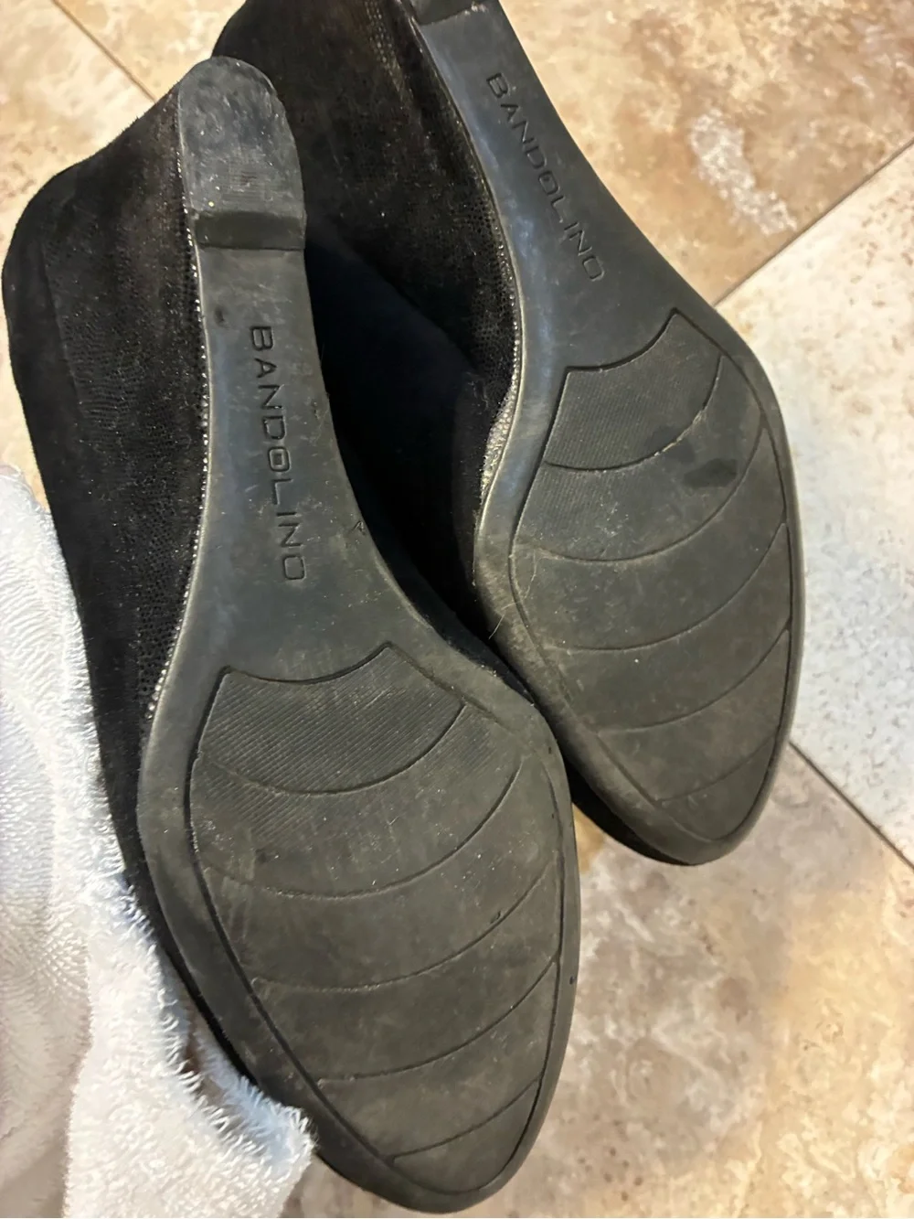 Bandolino Black Suede Round-Toe Pumps